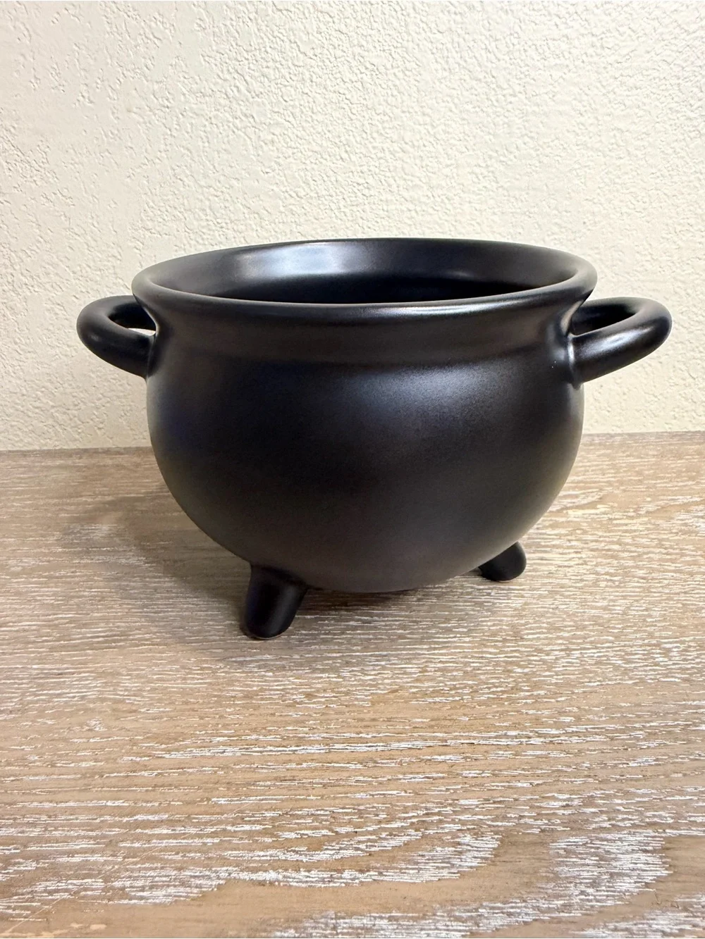 33.5 fl oz Small Stoneware Halloween Cauldron Bowl Black - Hyde and EEK! Boutiqu
